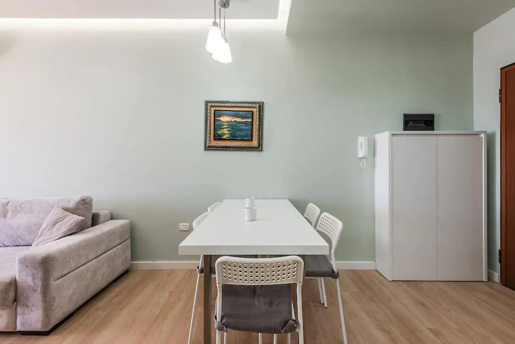 Naos' Beach Apartment Vlorë
