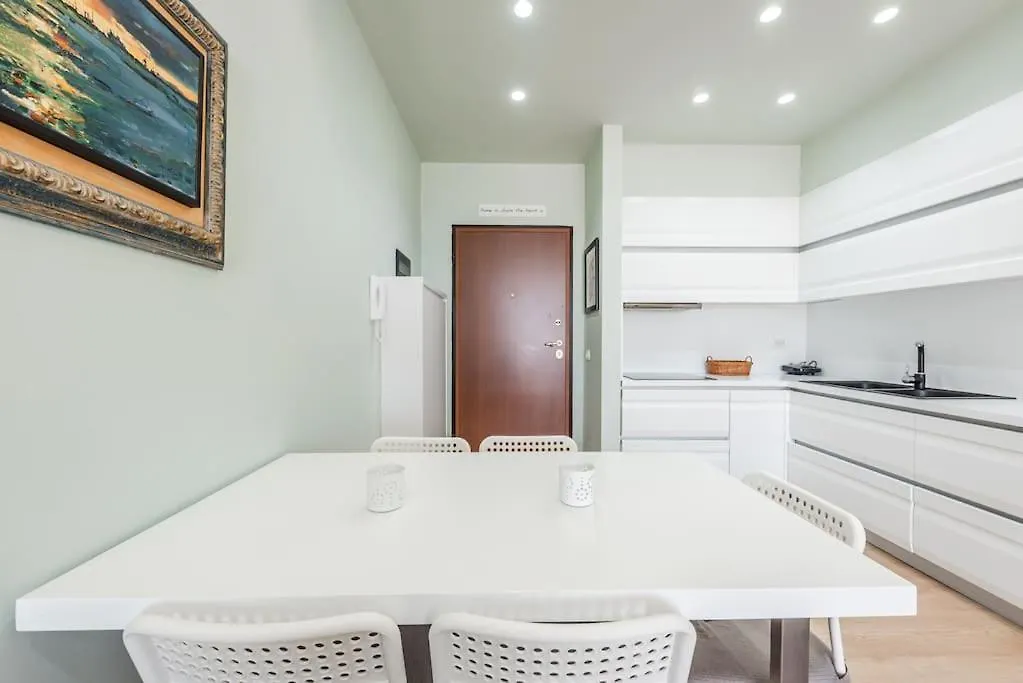 Naos' Beach Apartment Vlorë Albanien